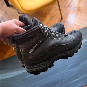 Merrell Men's Gray and Black Snow Boots